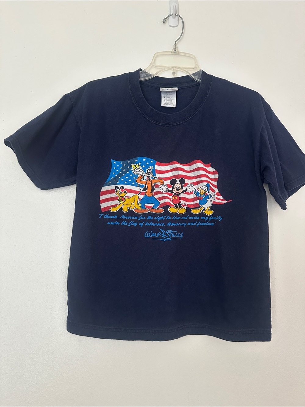 Disneyland Vintage Navy T-Shirt Mickey Friends USA American Flag Size Medium